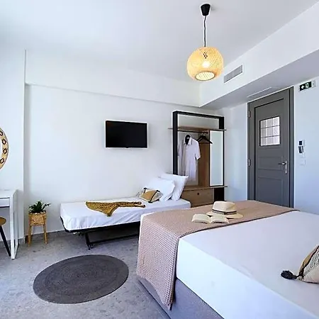 Almyra Seafront فندق 4*